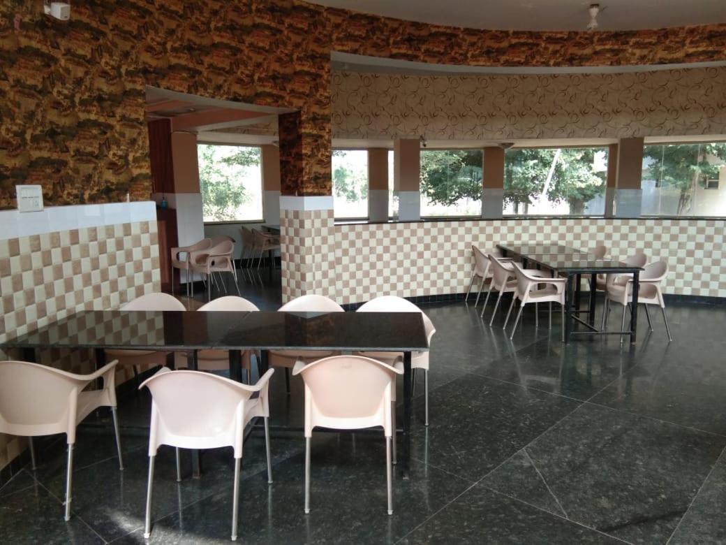 Kstdc Hotel Mayura Pavithra Yediyur Kunigal 外观 照片