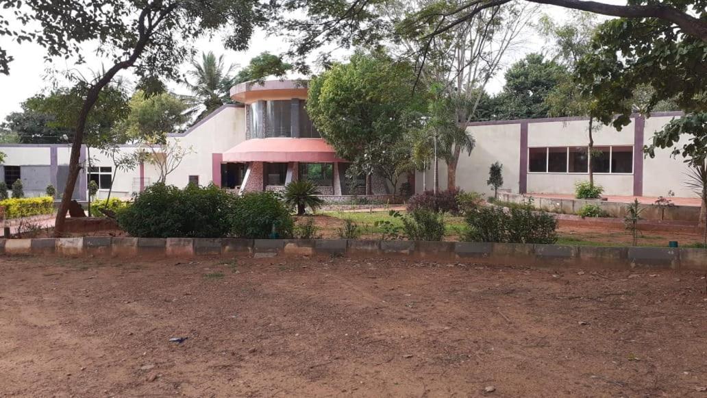Kstdc Hotel Mayura Pavithra Yediyur Kunigal 外观 照片
